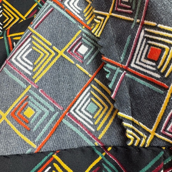 Vintage 70's Disco Shirt Top Womens Size M/L Black Print Button Up Mod Dagger - Picture 5 of 7